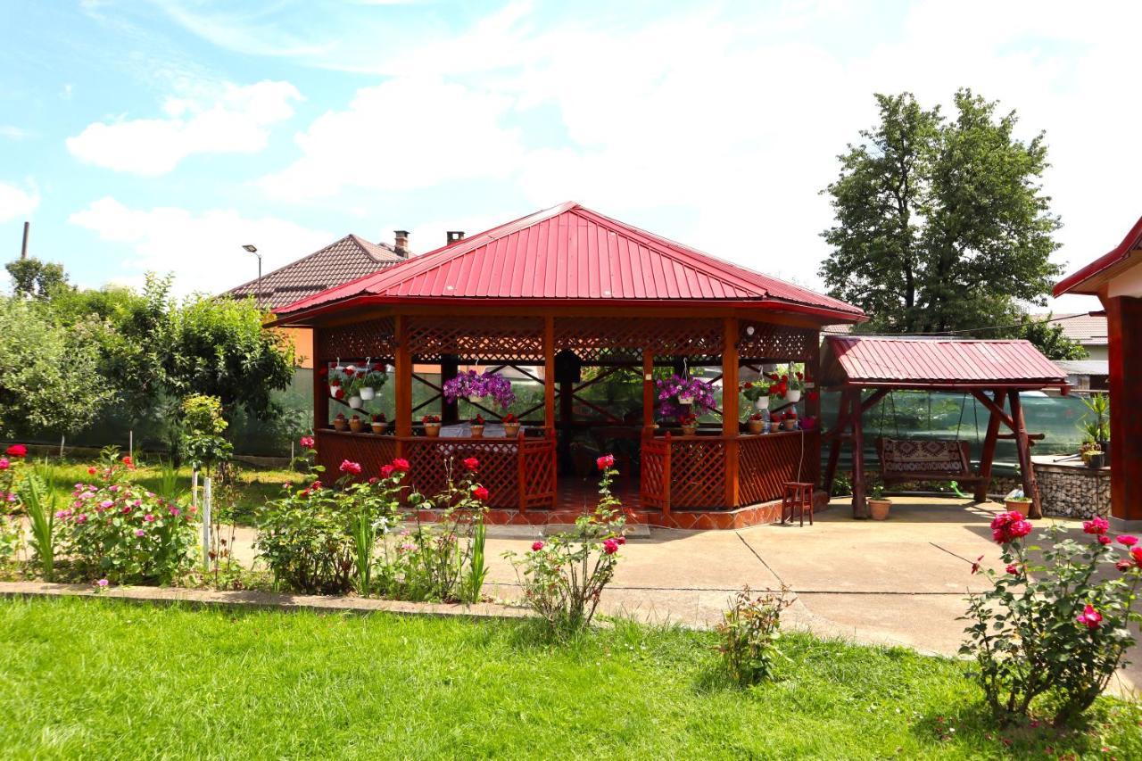 Accommodation Casa Luca Хорезу Экстерьер фото